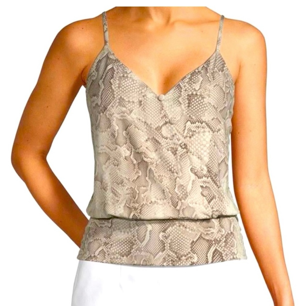 NWT White House Black Market Top